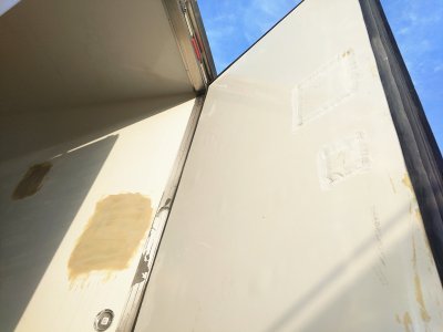 冷藏車的價(jià)格有區(qū)別，原來(lái)是在材料上動(dòng)了手腳